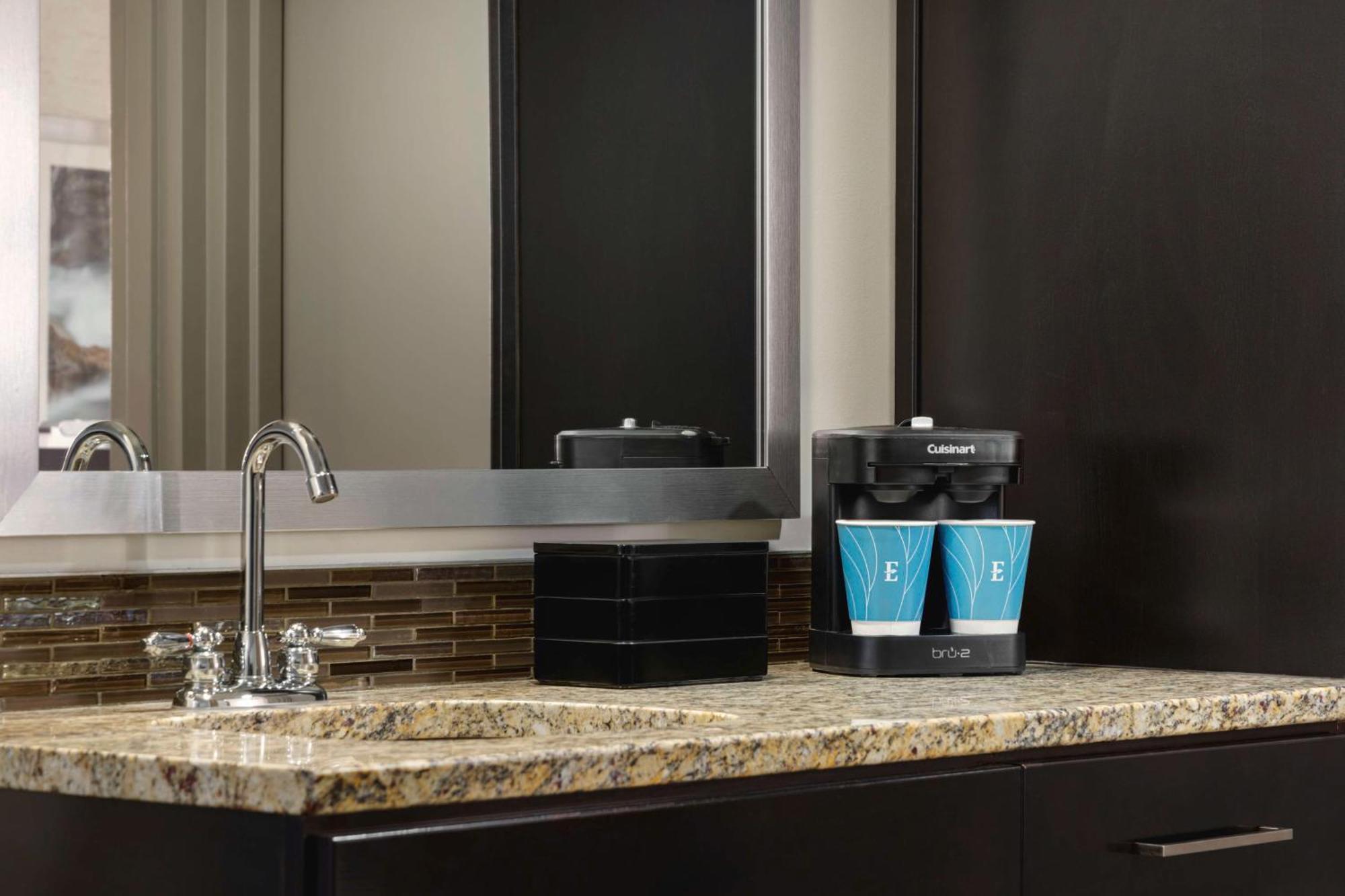 Embassy Suites Chattanooga Hamilton Place Екстер'єр фото